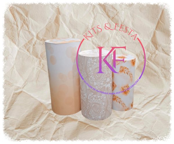 batizado anjo com detalhes em folhagem dourada