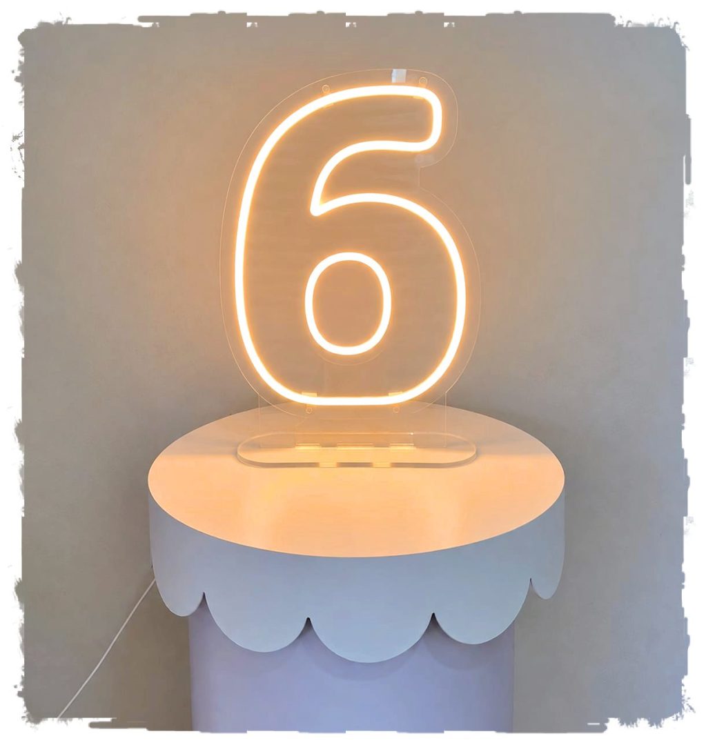 Número Luminoso em Led 6, ideal para dar um charme a qualquer decoração! - Image 1